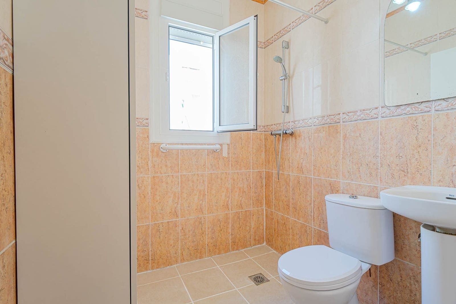 2 sovrum Bungalow till salu i Ciudad Quesada med pool - 185 000 € (Ref: 9946969)