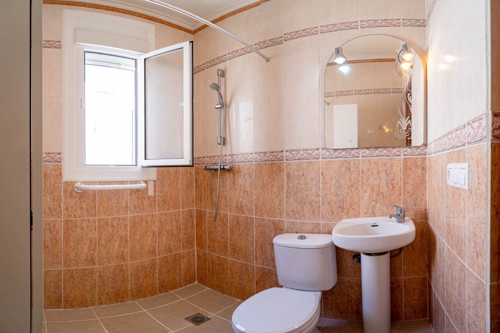 2 sovrum Bungalow till salu i Ciudad Quesada med pool - 185 000 € (Ref: 9946969)