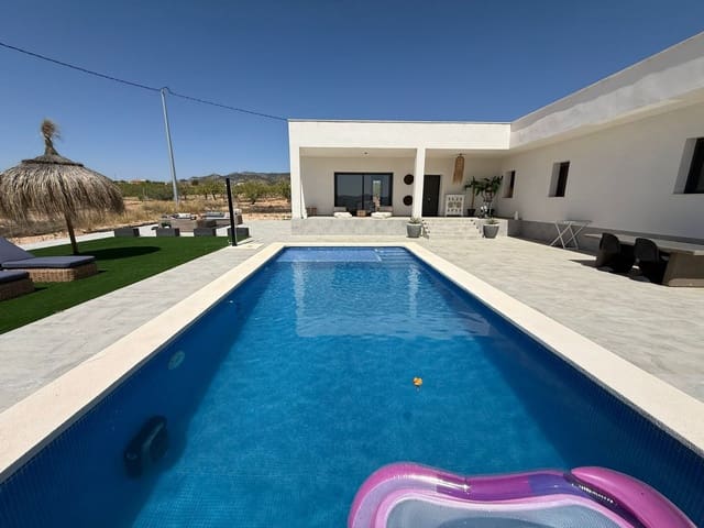 3 soveværelse Villa til salg i Pinoso med swimmingpool - € 425.000 (Ref: 9953105)