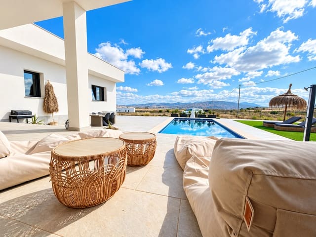 3 Zimmer Villa zu verkaufen in Pinoso mit Pool - 399.900 € (Ref: 9953105)