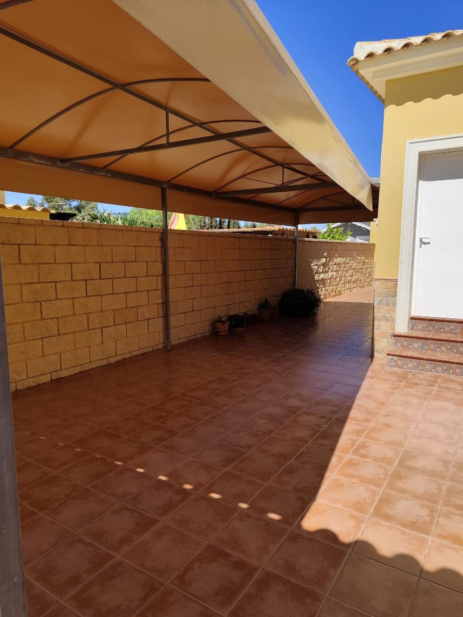 3 bedroom Villa for sale in San Fulgencio with pool - € 385,000 (Ref: 9959187)