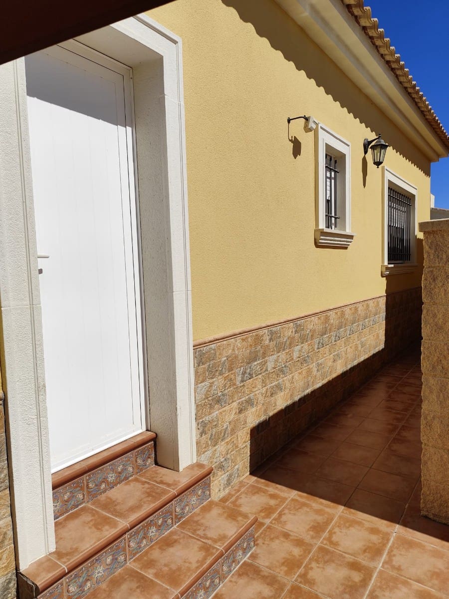 3 bedroom Villa for sale in San Fulgencio with pool - € 385,000 (Ref: 9959187)
