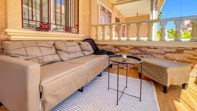3 sypialnia Dom na sprzedaż w Playa Flamenca, Orihuela z basenem garażem - 285 000 € (Ref: 9959189)