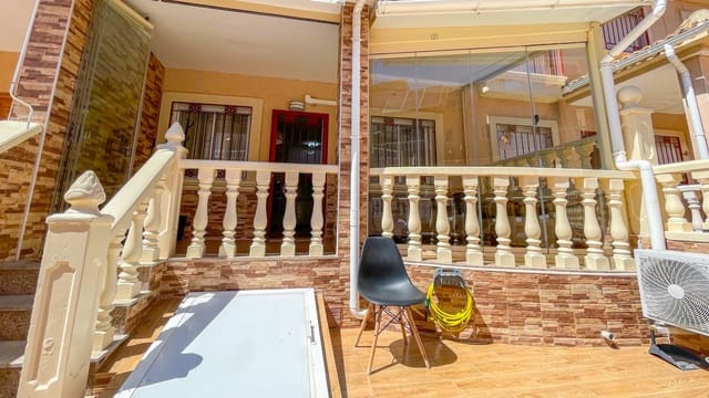 3 sypialnia Dom na sprzedaż w Playa Flamenca, Orihuela z basenem garażem - 285 000 € (Ref: 9959189)