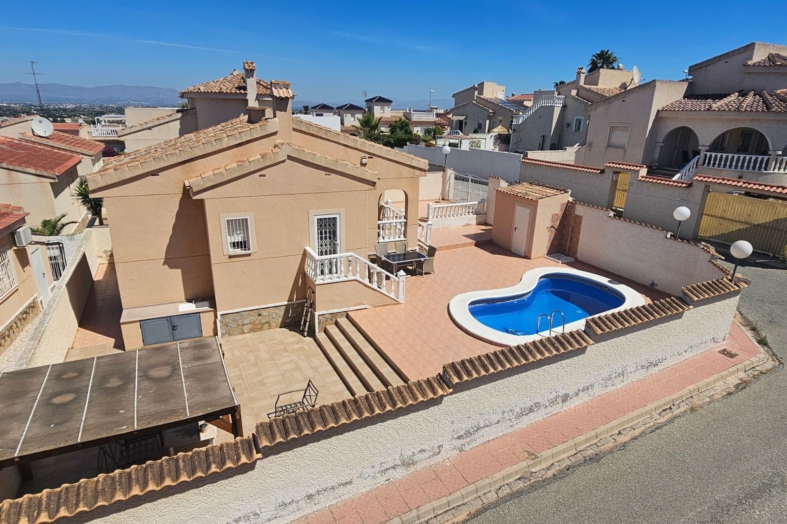2 bedroom Villa for sale in Rojales with pool - € 285,000 (Ref: 9959195)