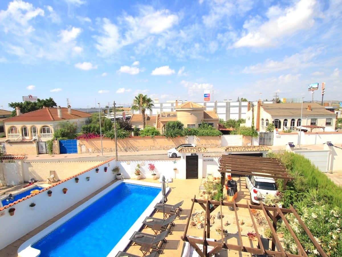 5 soveværelse Villa til salg i Ciudad Quesada med swimmingpool - € 525.000 (Ref: 9961644)