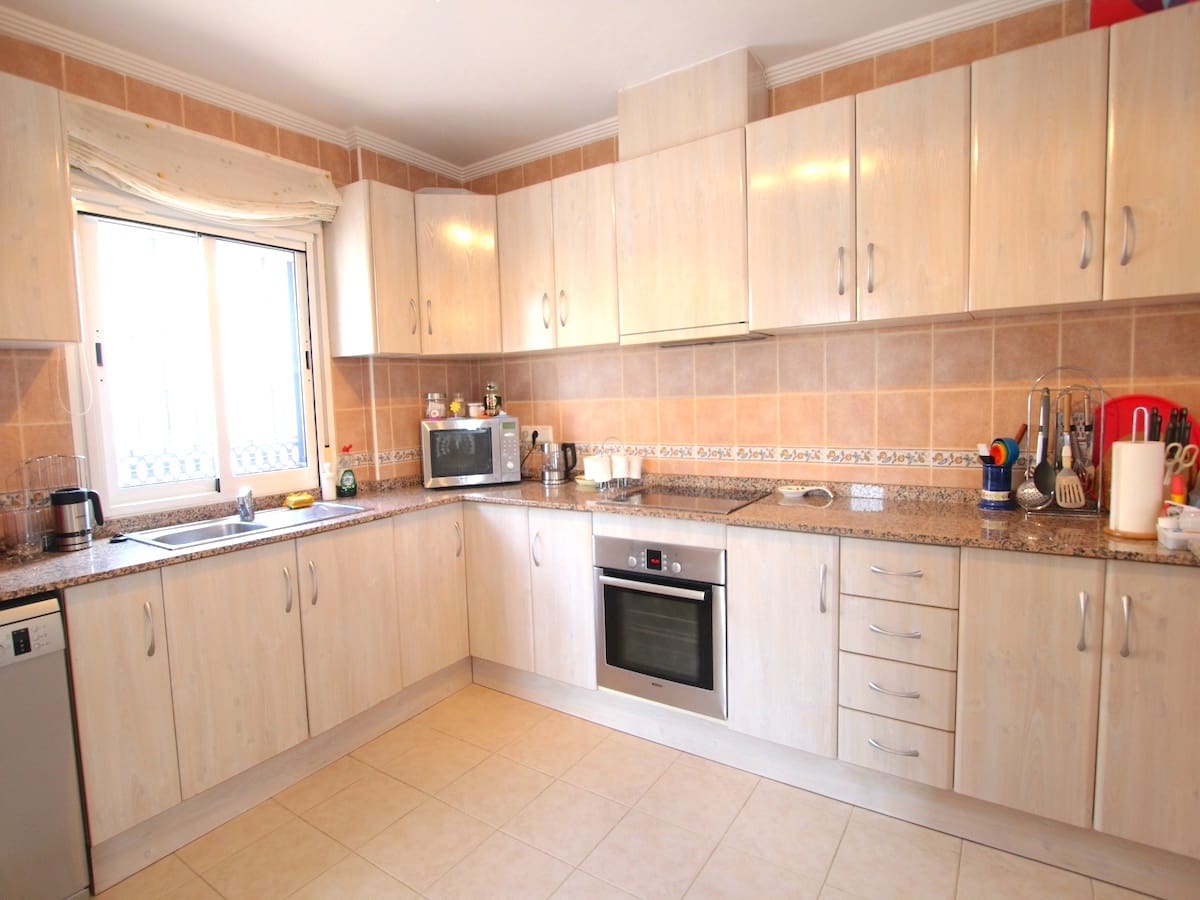 5 bedroom Villa for sale in Ciudad Quesada with pool - € 595,000 (Ref: 9961647)