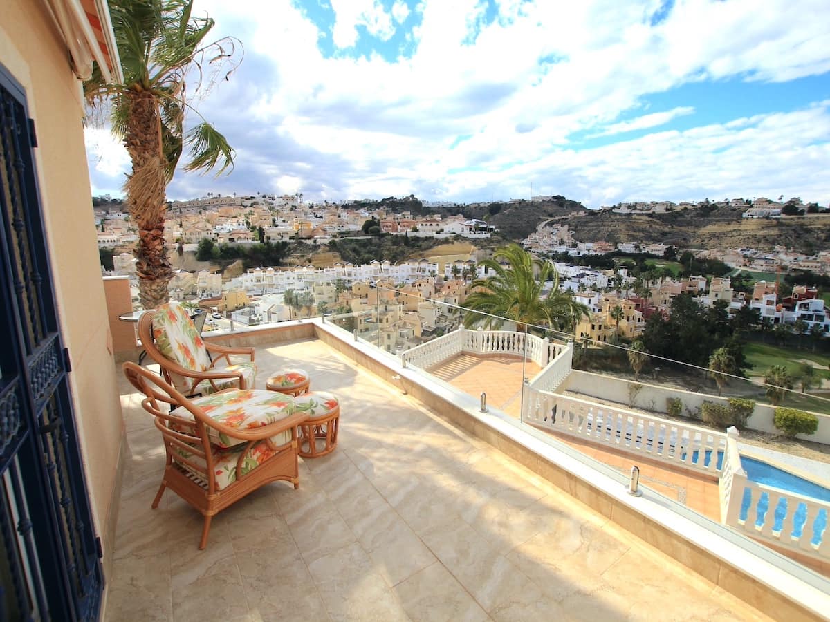 5 bedroom Villa for sale in Ciudad Quesada with pool - € 595,000 (Ref: 9961647)