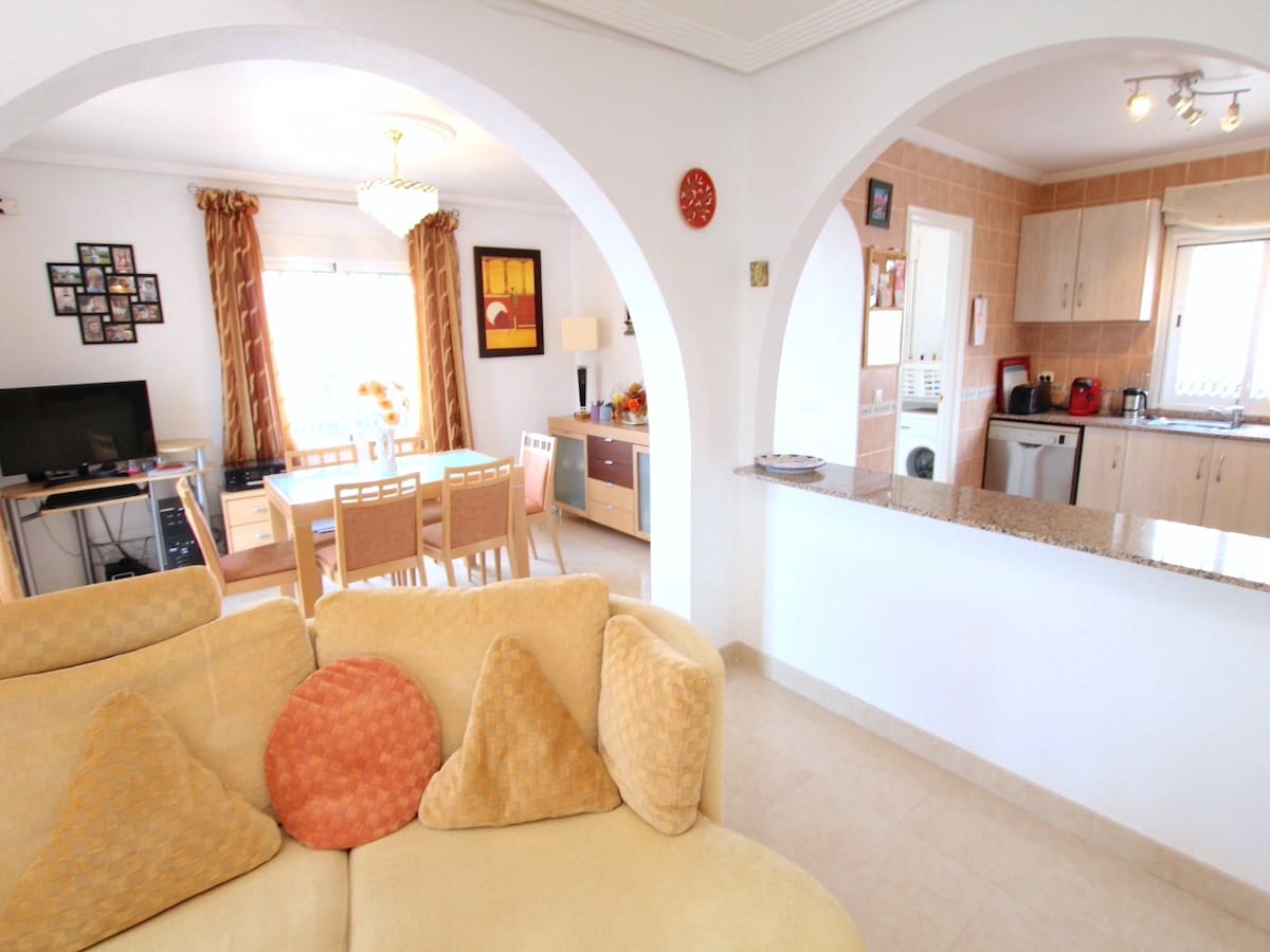 5 bedroom Villa for sale in Ciudad Quesada with pool - € 595,000 (Ref: 9961647)