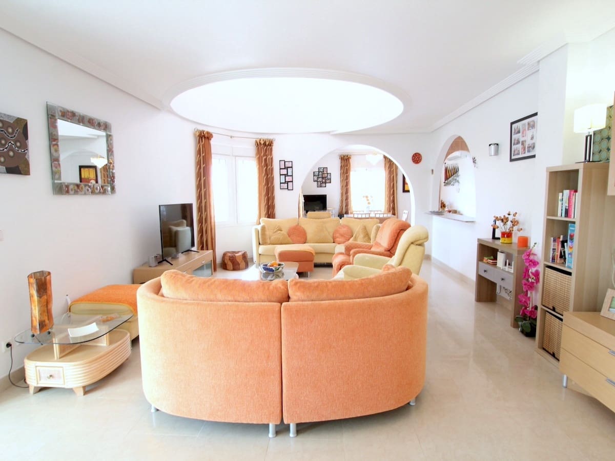 5 bedroom Villa for sale in Ciudad Quesada with pool - € 595,000 (Ref: 9961647)