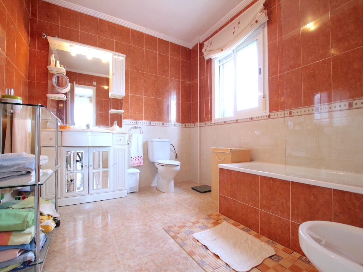 5 bedroom Villa for sale in Ciudad Quesada with pool - € 595,000 (Ref: 9961647)