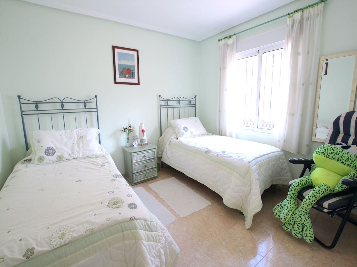 5 bedroom Villa for sale in Ciudad Quesada with pool - € 595,000 (Ref: 9961647)