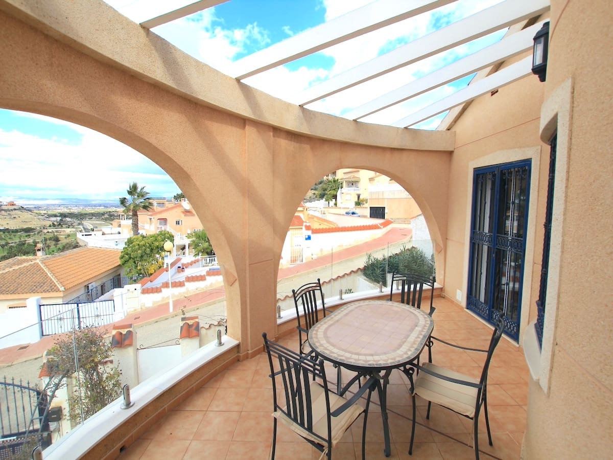 5 bedroom Villa for sale in Ciudad Quesada with pool - € 595,000 (Ref: 9961647)