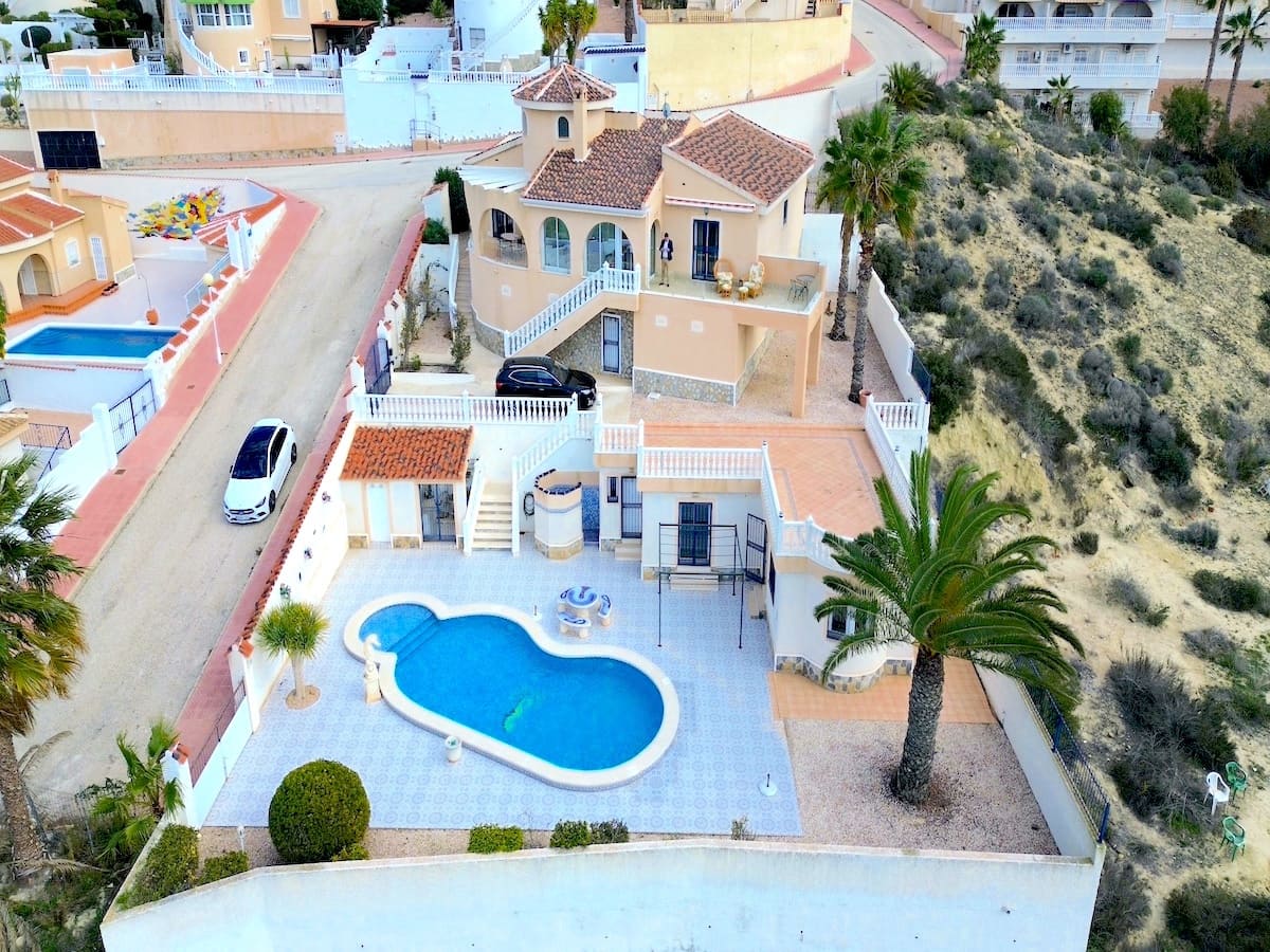 5 bedroom Villa for sale in Ciudad Quesada with pool - € 595,000 (Ref: 9961647)