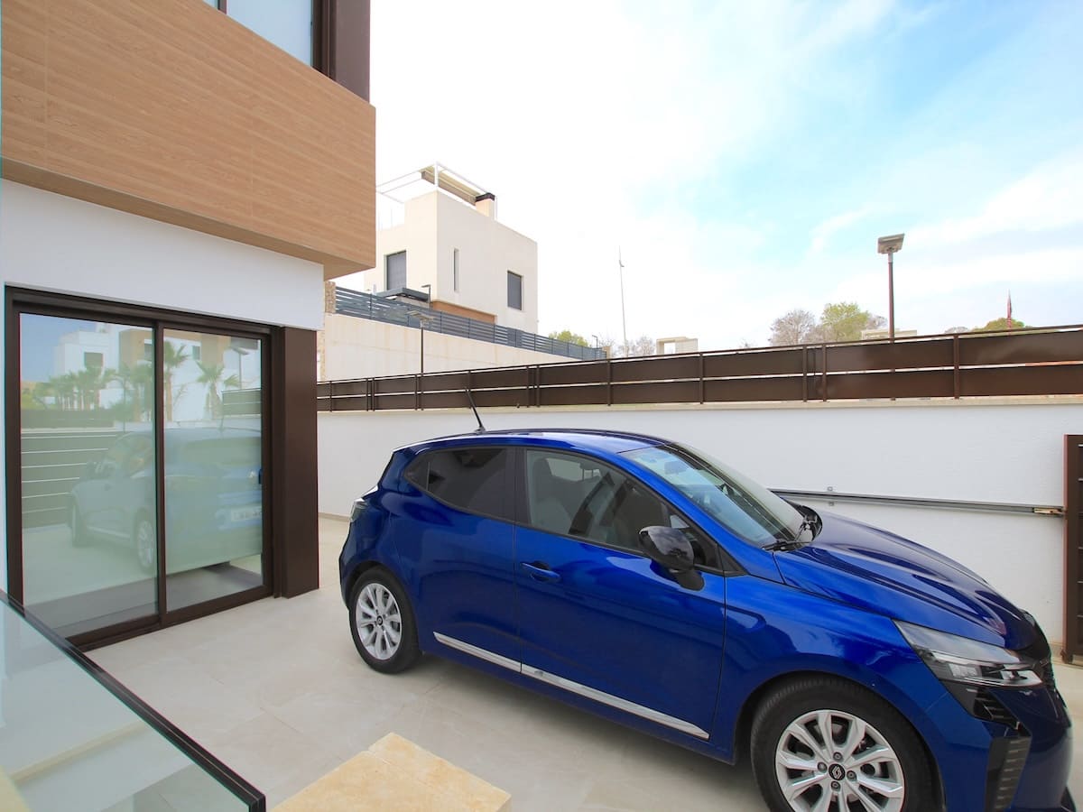 3 soveværelse Villa til salg i Algorfa med swimmingpool - € 460.000 (Ref: 9961651)