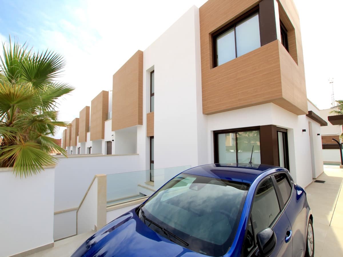 3 soveværelse Villa til salg i Algorfa med swimmingpool - € 460.000 (Ref: 9961651)