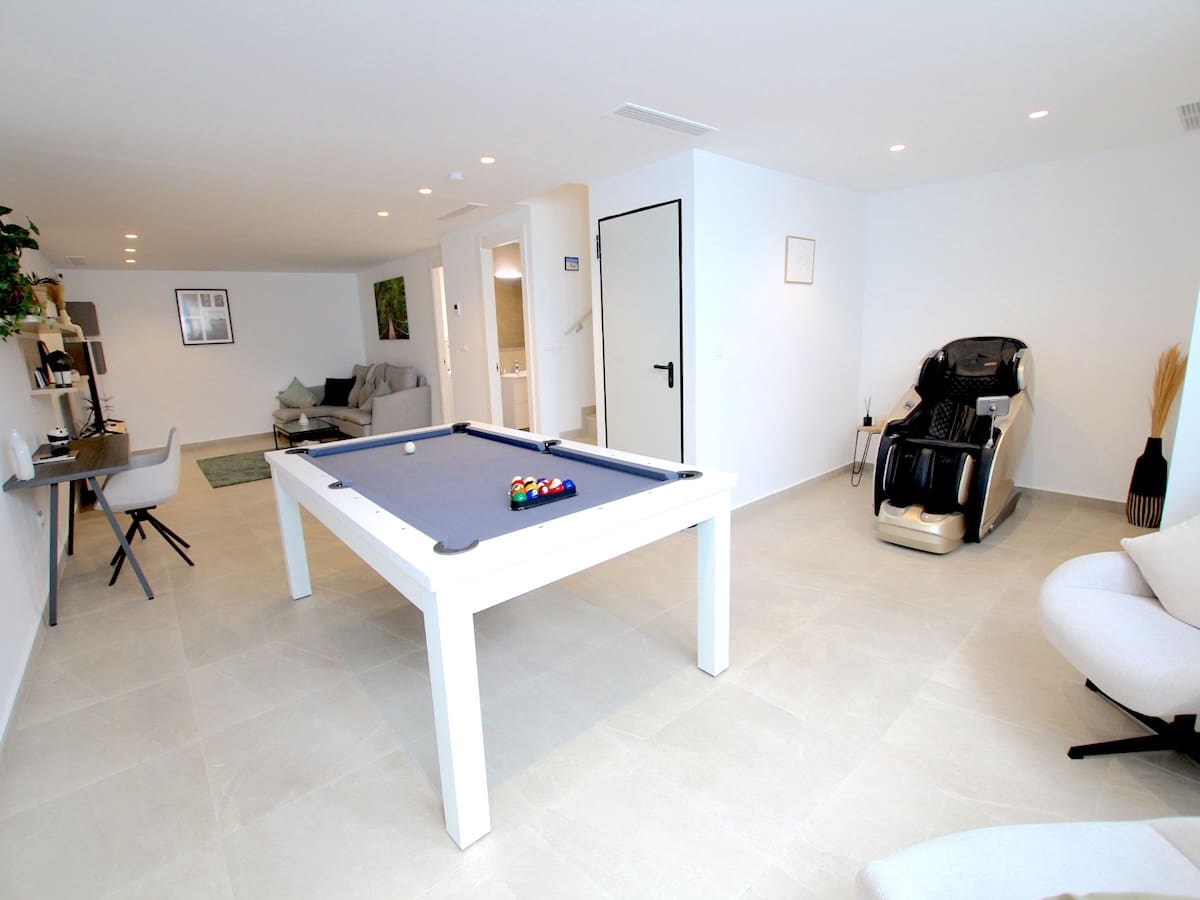 3 soveværelse Villa til salg i Algorfa med swimmingpool - € 460.000 (Ref: 9961651)