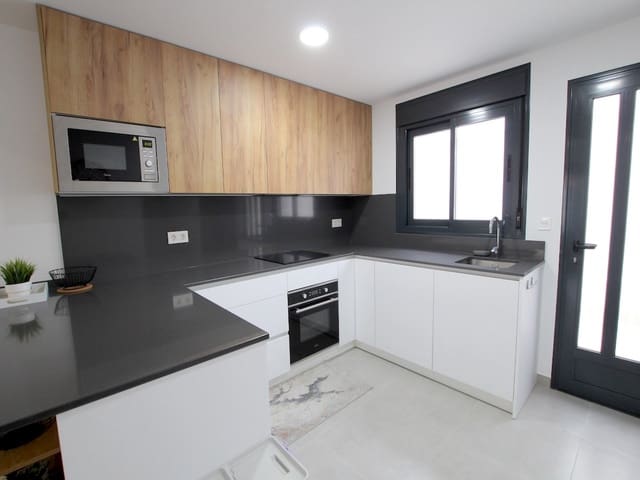 3 soveværelse Villa til salg i Pilar de la Horadada ciudad, Pilar de la Horadada med swimmingpool - € 320.000 (Ref: 9961652)