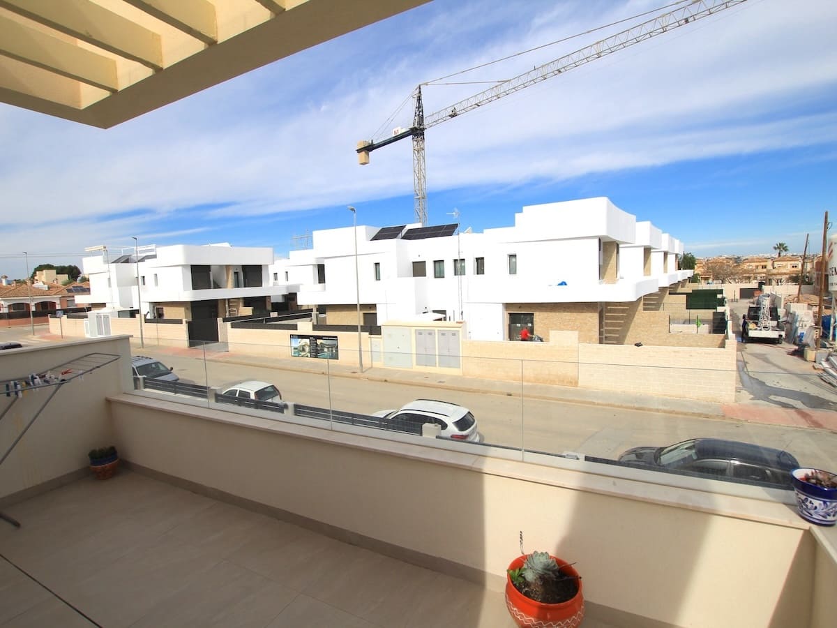 3 bedroom Villa for sale in Los Montesinos with pool - € 375,000 (Ref: 9961653)
