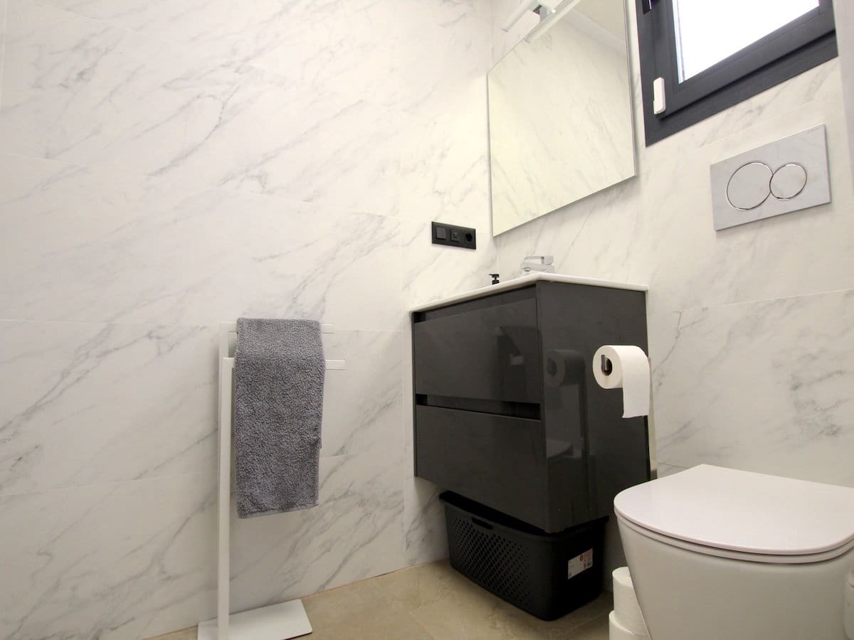 Chalet de 3 habitaciones en Benijófar en venta con piscina - 360.000 € (Ref: 9961658)