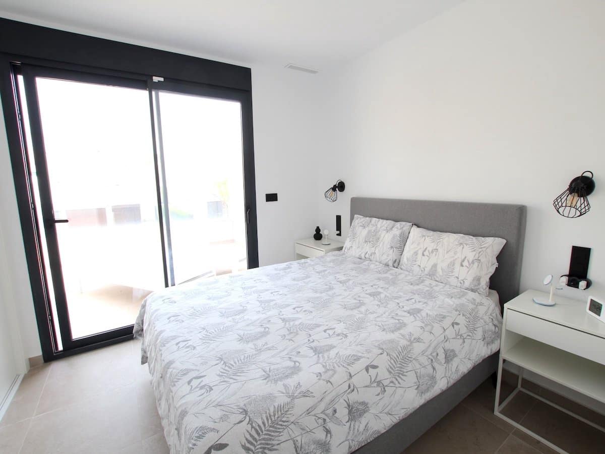 Chalet de 3 habitaciones en Benijófar en venta con piscina - 360.000 € (Ref: 9961658)