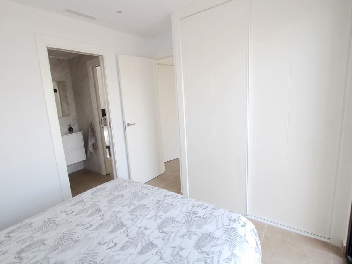 Chalet de 3 habitaciones en Benijófar en venta con piscina - 360.000 € (Ref: 9961658)