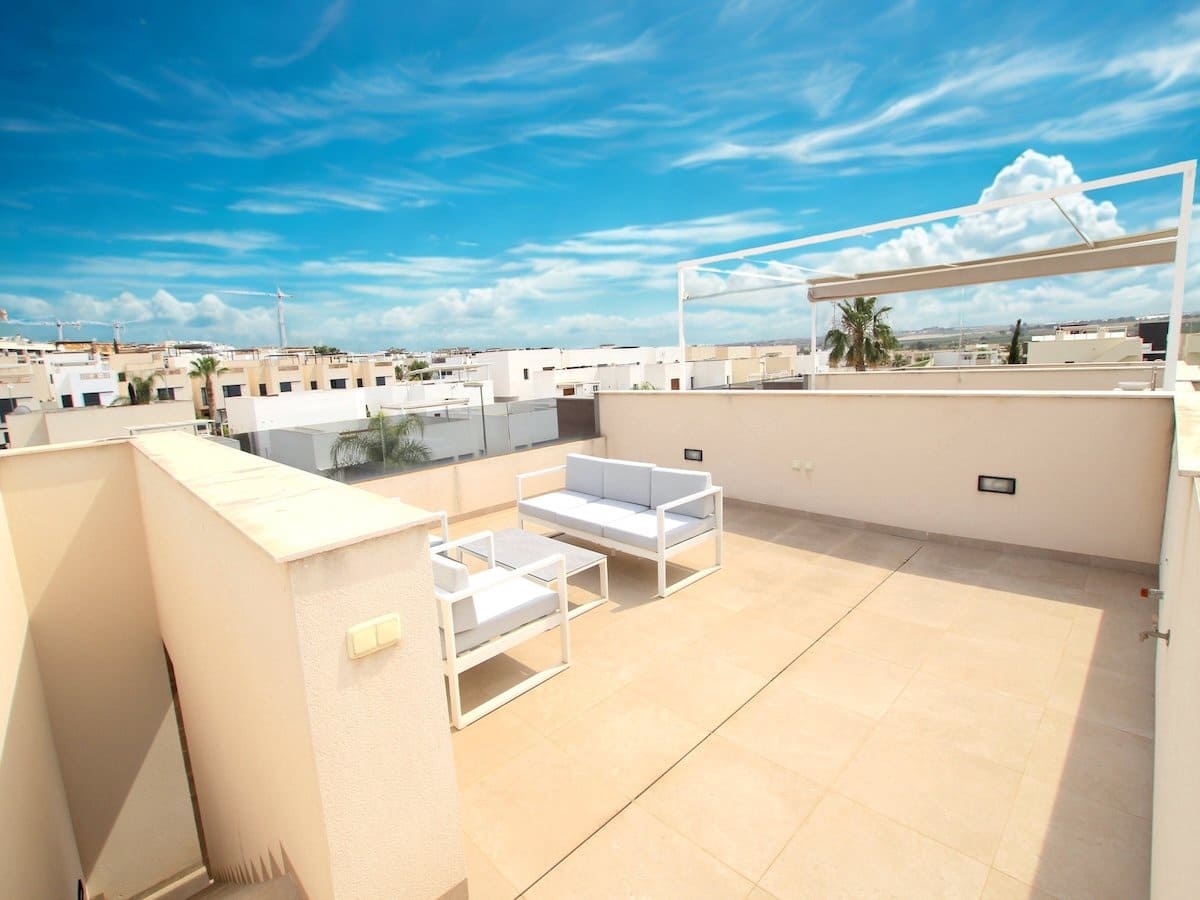 Chalet de 3 habitaciones en Benijófar en venta con piscina - 360.000 € (Ref: 9961658)
