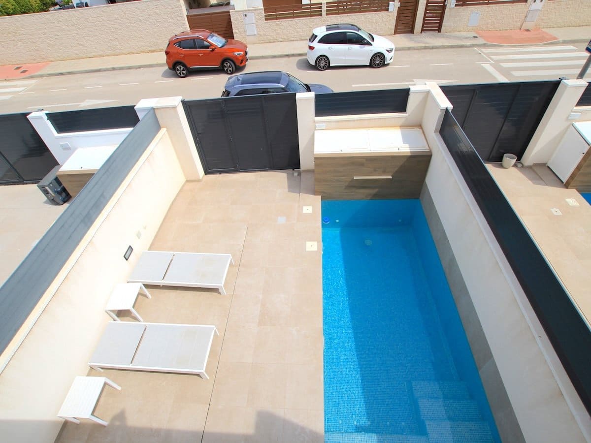 Chalet de 3 habitaciones en Benijófar en venta con piscina - 360.000 € (Ref: 9961658)