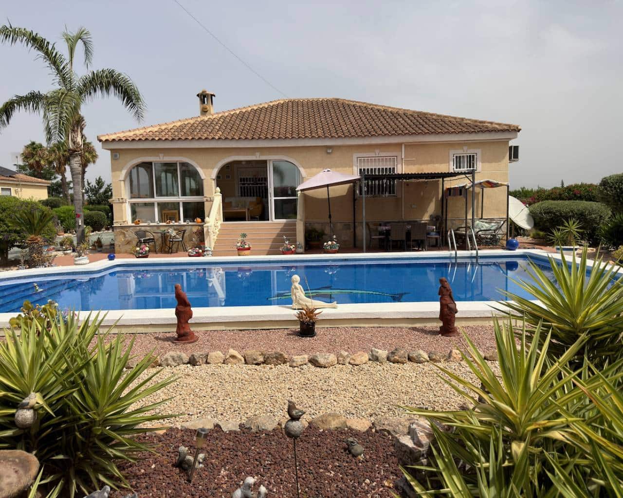 3 bedroom Villa for sale in Catral with pool garage - € 390,000 (Ref: 9969357)