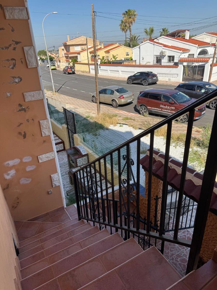 4 makuuhuone Omakotitalo myytävänä paikassa San Fulgencio - 192 000 € (Ref: 9983939)