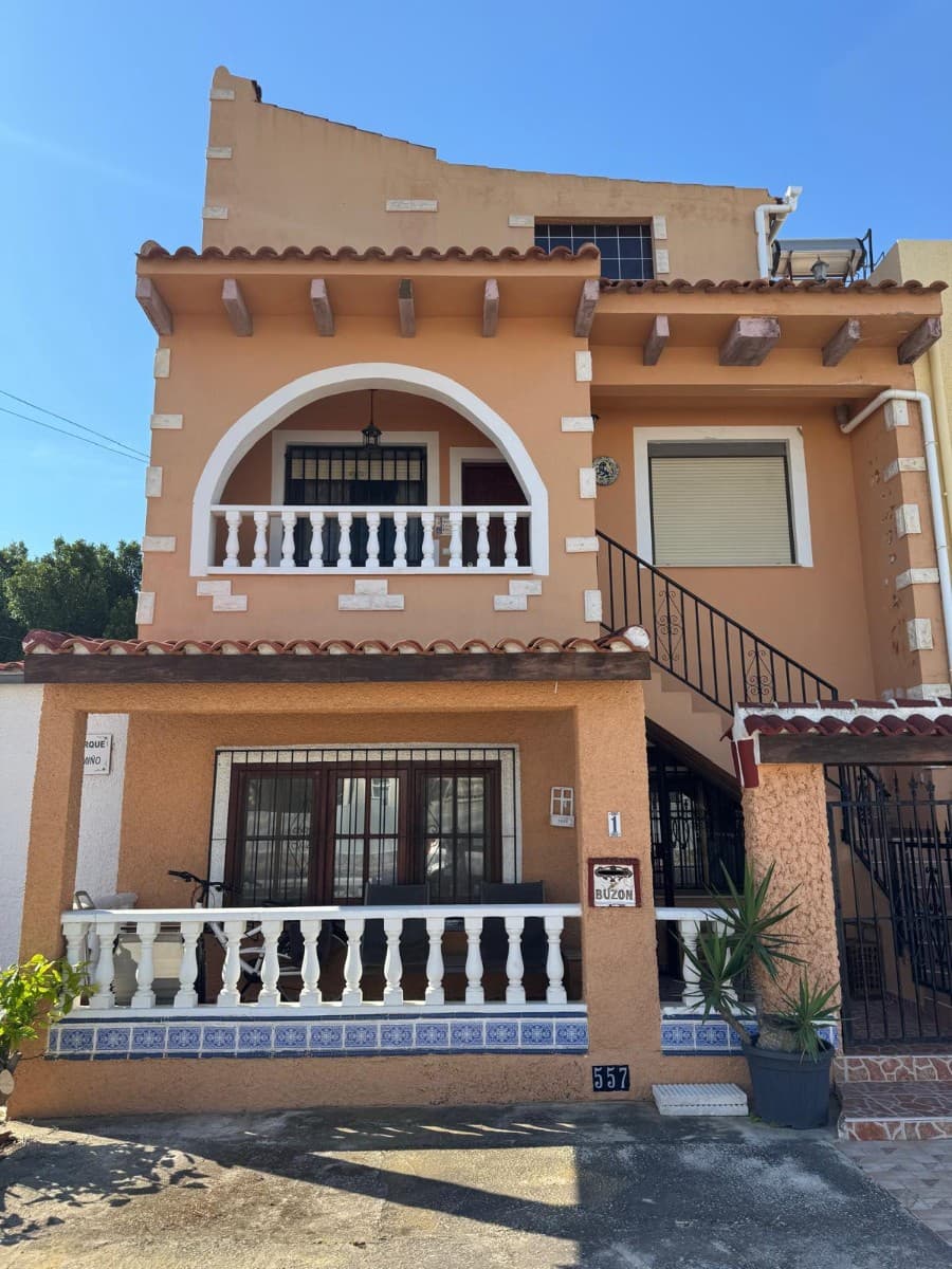 4 makuuhuone Omakotitalo myytävänä paikassa San Fulgencio - 192 000 € (Ref: 9983939)