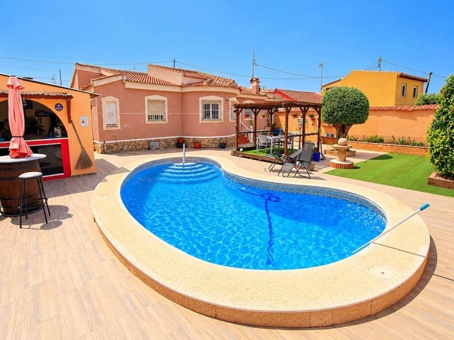 4 chambre Villa/Maison à vendre à Benijófar avec piscine garage - 360 000 € (Ref: 9984390)