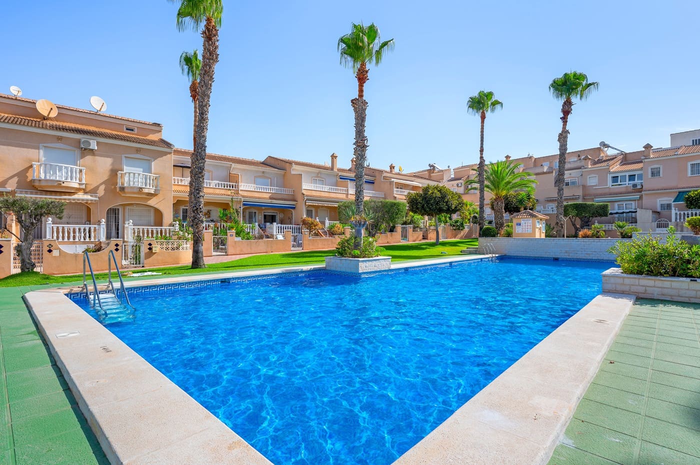 2 chambre Maison de Ville à vendre à Ciudad Quesada avec piscine - 185 000 € (Ref: 9984393)