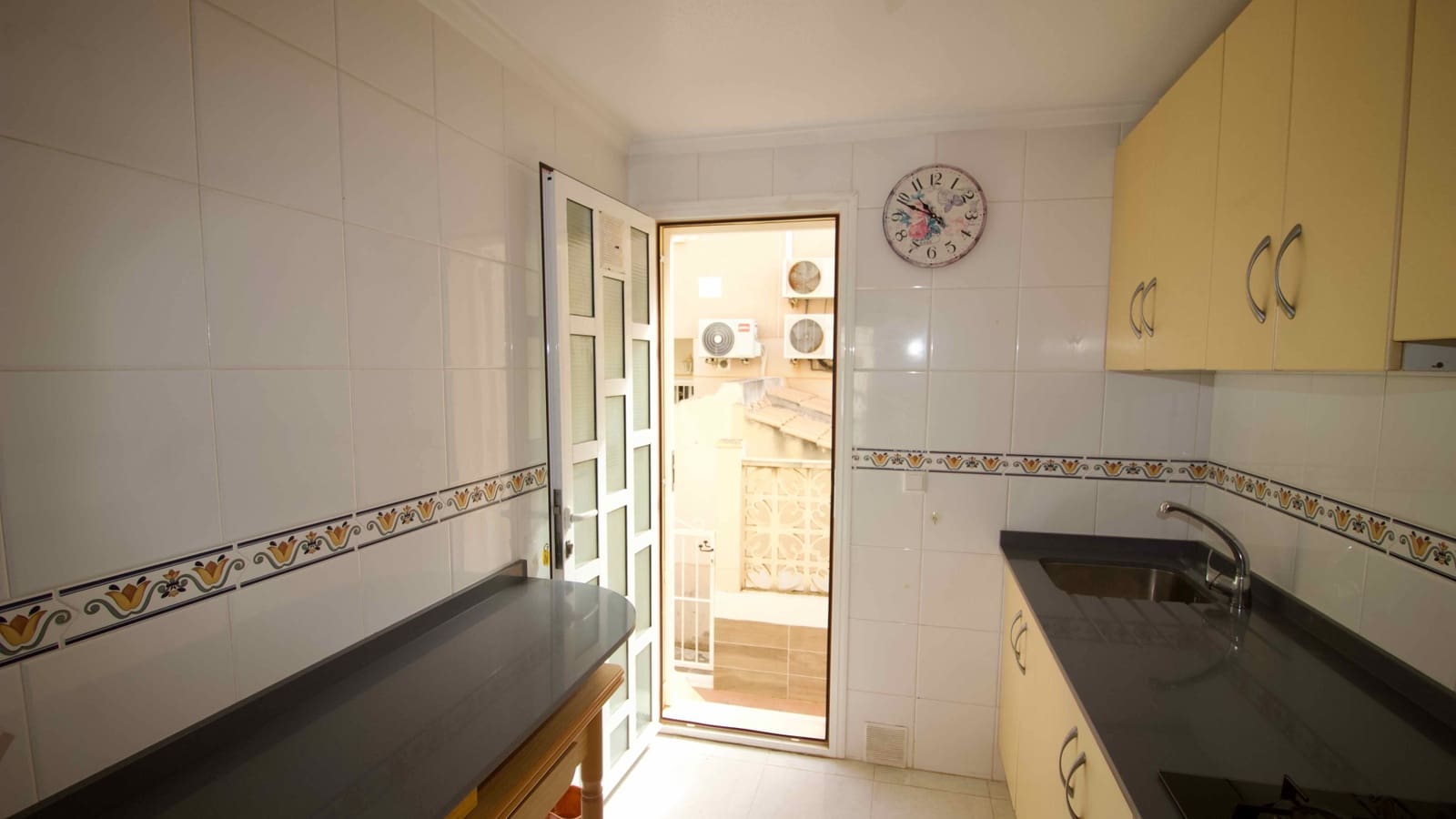 3 soveværelse Byhus til salg i Ciudad Quesada med swimmingpool - € 249.000 (Ref: 9984505)