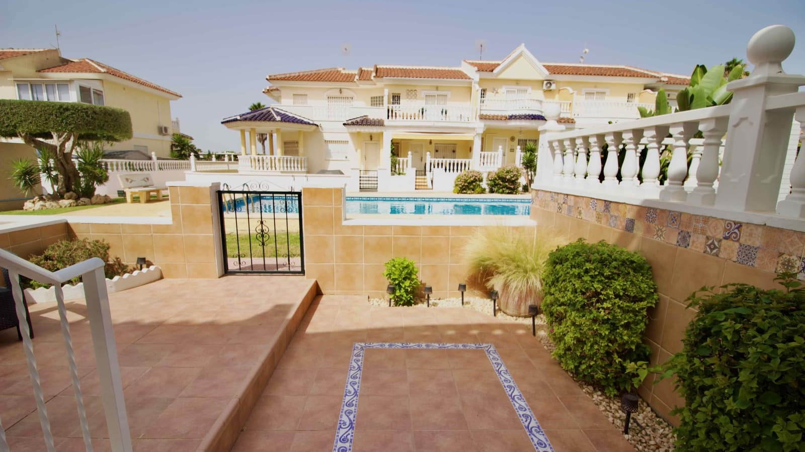 3 soveværelse Byhus til salg i Ciudad Quesada med swimmingpool - € 249.000 (Ref: 9984505)