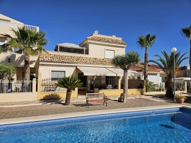 Chalet de 4 habitaciones en San Fulgencio en venta con piscina garaje - 395.000 € (Ref: 9993824)