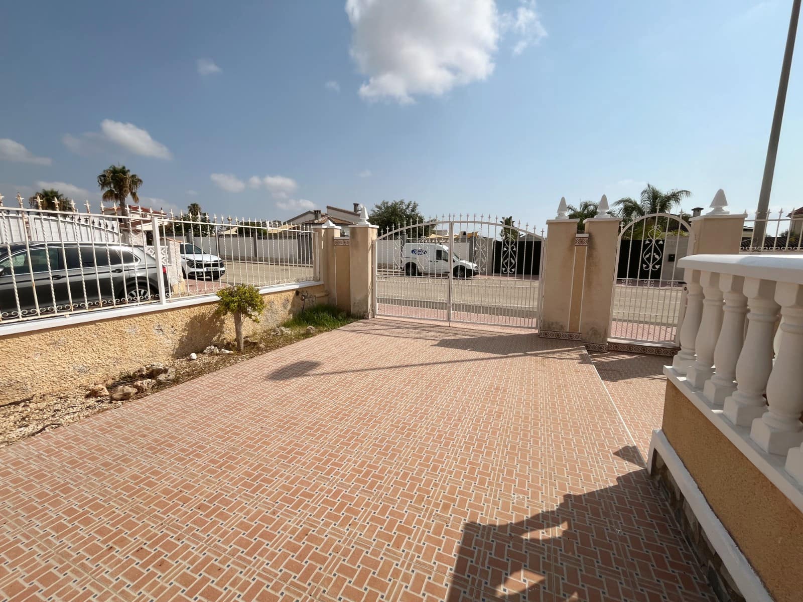 2 slaapkamer Villa te koop in Ciudad Quesada met zwembad - € 249.000 (Ref: 9993825)