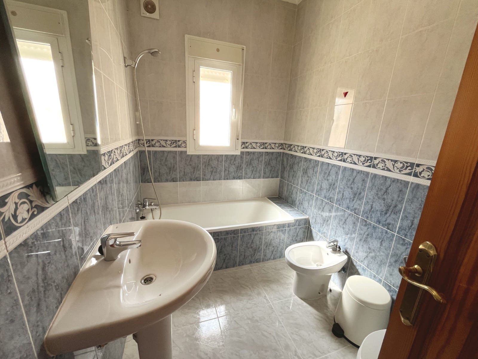 2 slaapkamer Villa te koop in Ciudad Quesada met zwembad - € 249.000 (Ref: 9993825)
