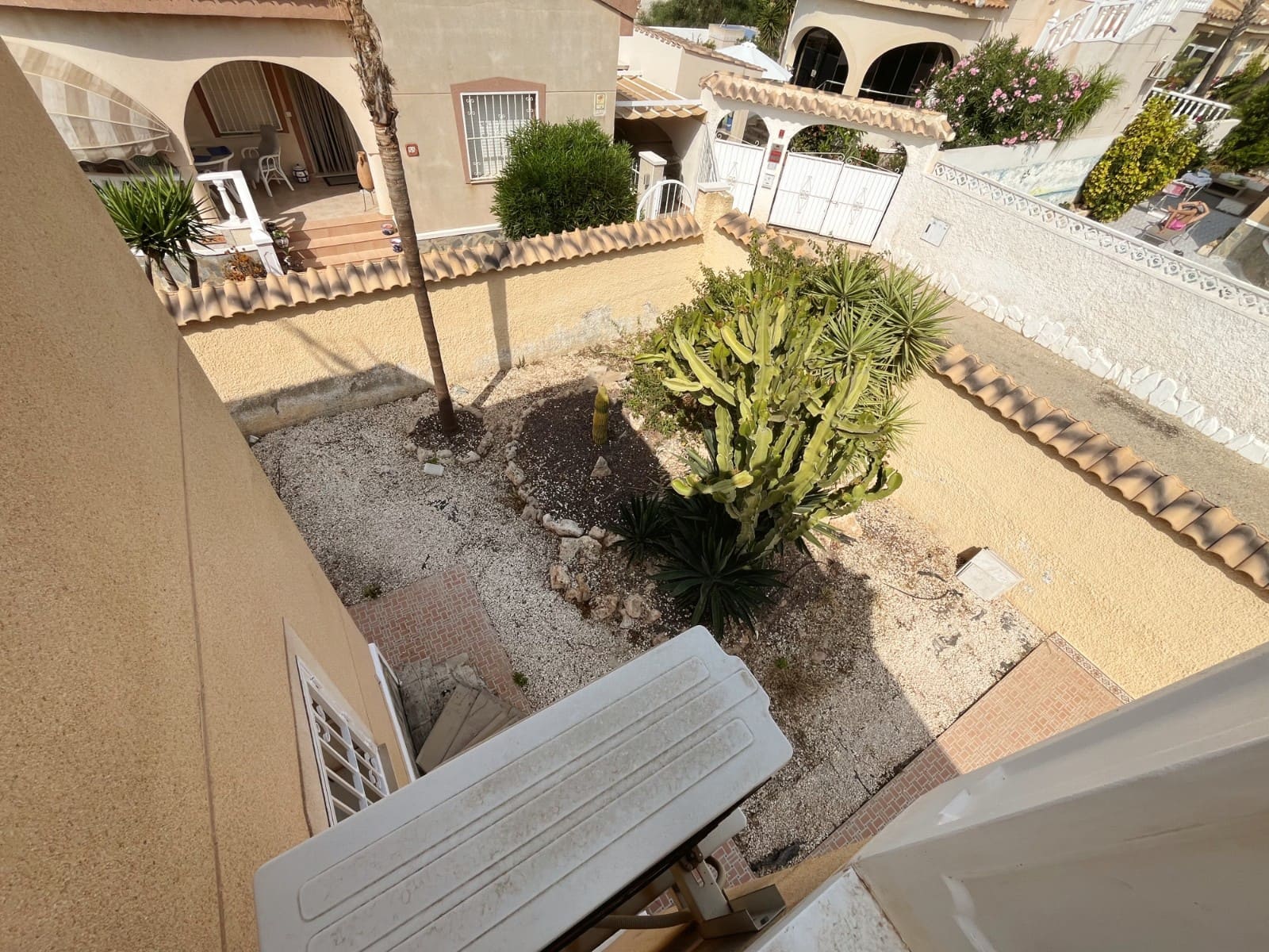 2 slaapkamer Villa te koop in Ciudad Quesada met zwembad - € 249.000 (Ref: 9993825)