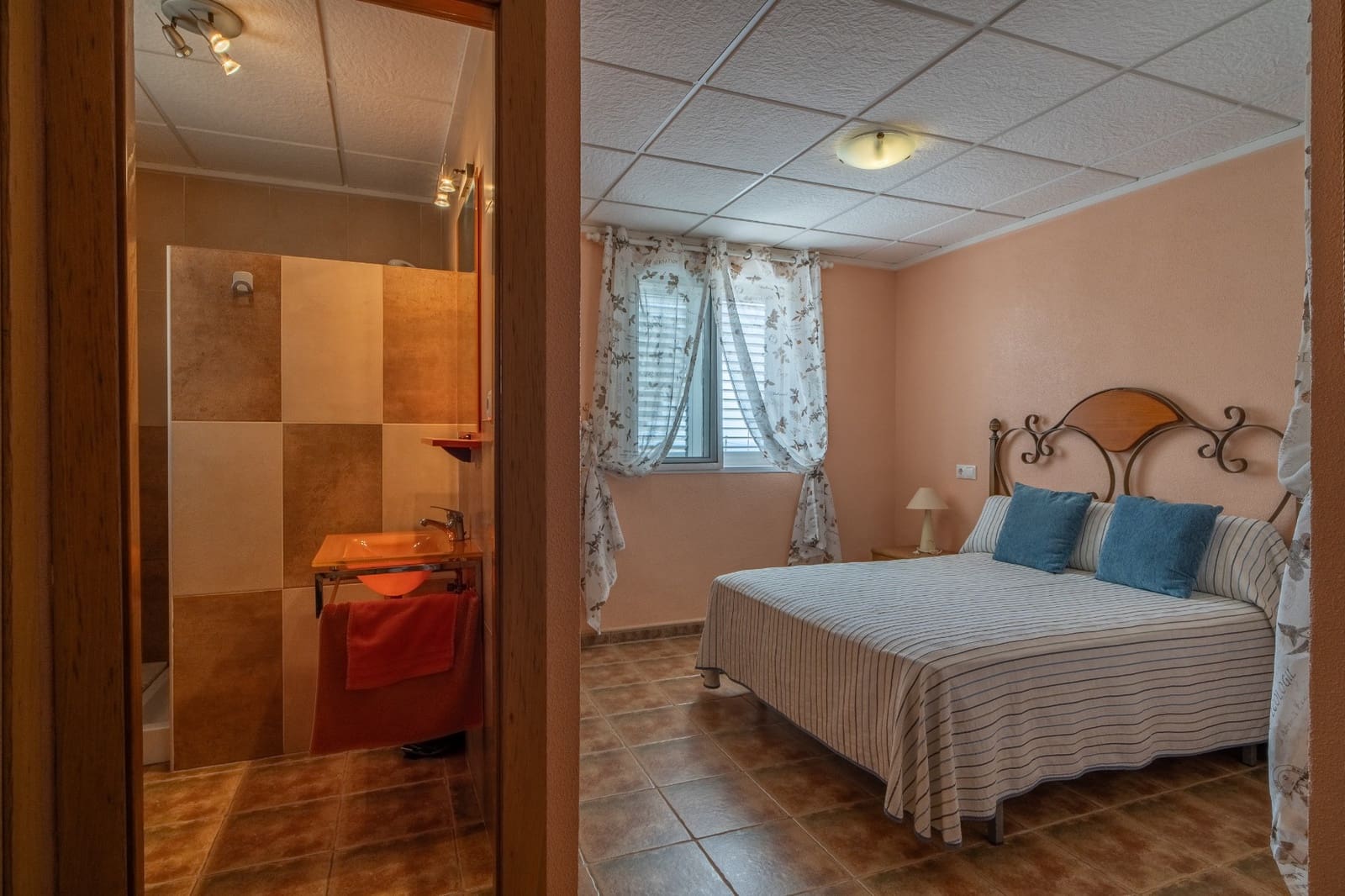 4 sypialnia Dom na sprzedaż w Torrevieja z basenem garażem - 320 000 € (Ref: 9996723)