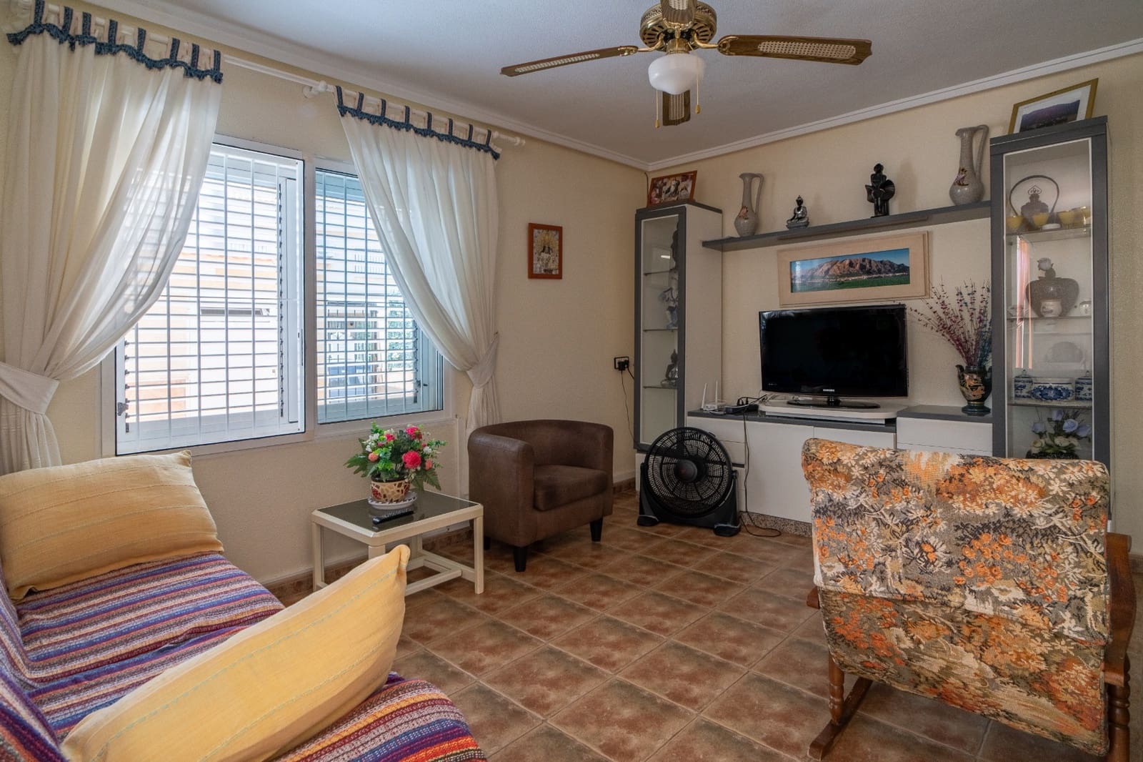 4 sypialnia Dom na sprzedaż w Torrevieja z basenem garażem - 320 000 € (Ref: 9996723)