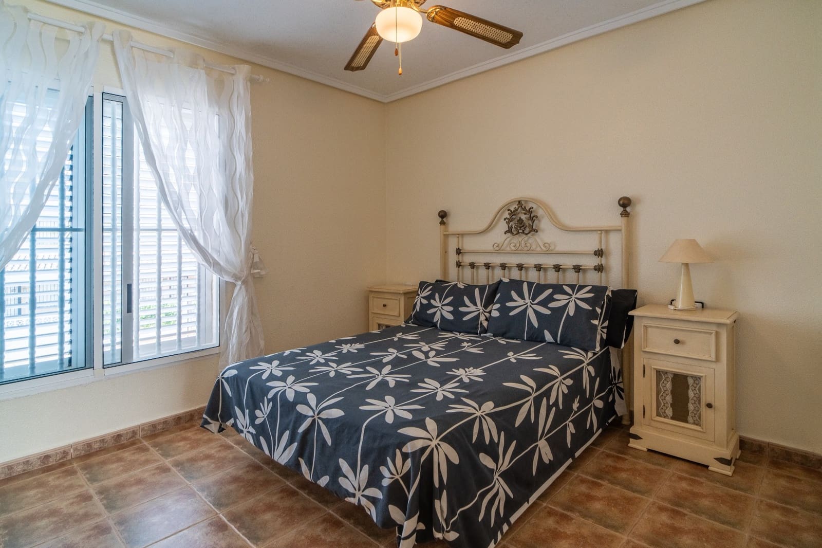 4 sypialnia Dom na sprzedaż w Torrevieja z basenem garażem - 320 000 € (Ref: 9996723)