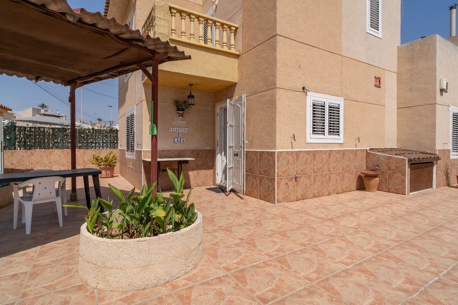 4 sypialnia Dom na sprzedaż w Torrevieja z basenem garażem - 320 000 € (Ref: 9996723)
