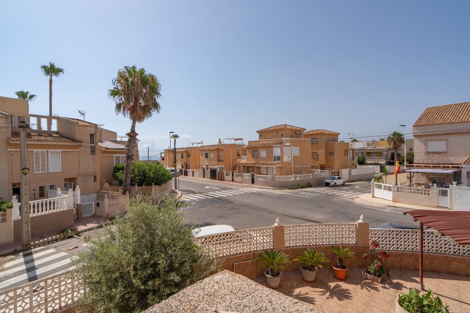 4 sypialnia Dom na sprzedaż w Torrevieja z basenem garażem - 320 000 € (Ref: 9996723)