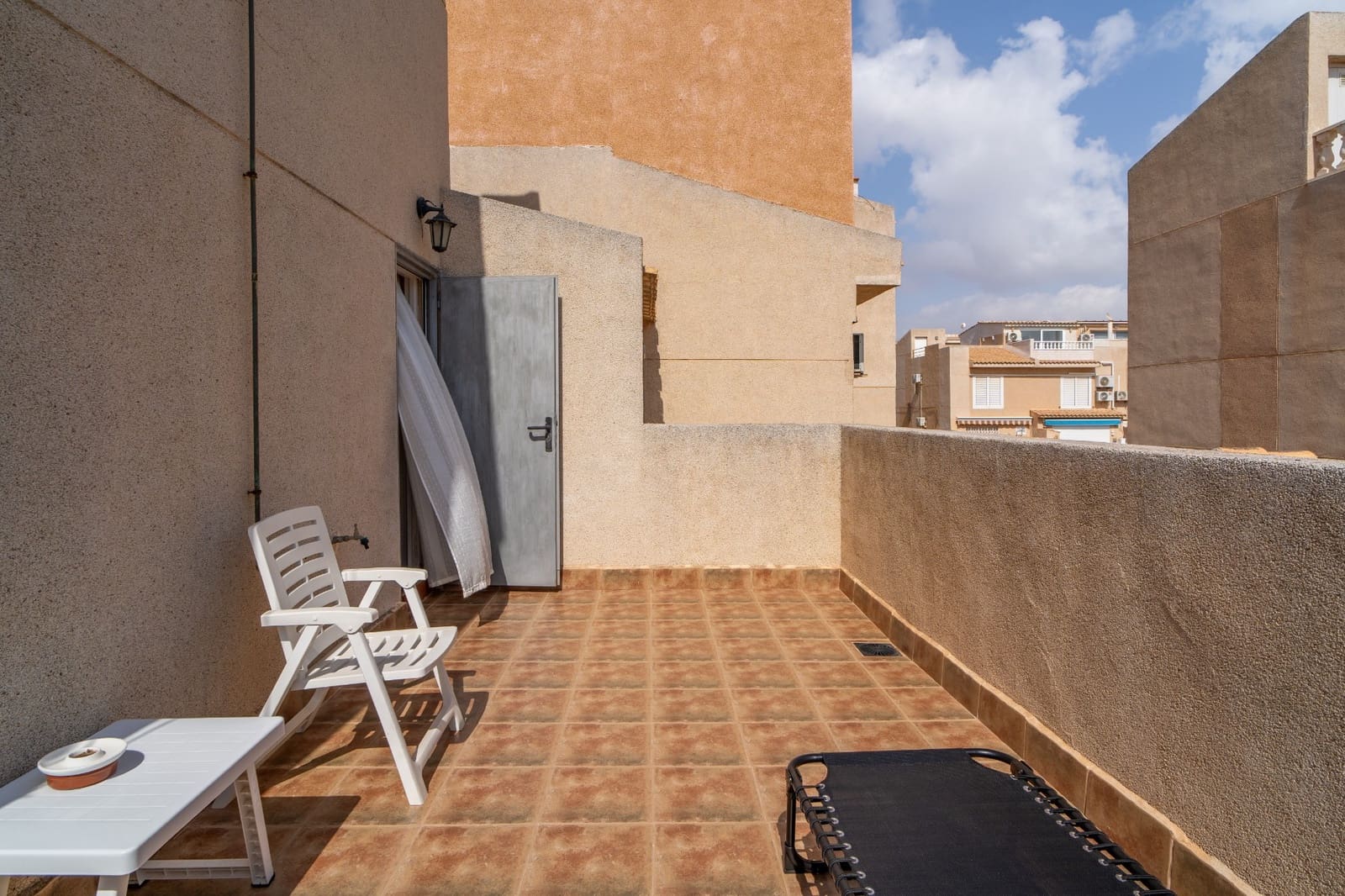 4 sypialnia Dom na sprzedaż w Torrevieja z basenem garażem - 320 000 € (Ref: 9996723)