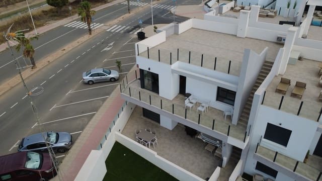 Ático de 3 habitaciones en San Miguel de Salinas en venta con piscina - 369.000 € (Ref: 9996734)