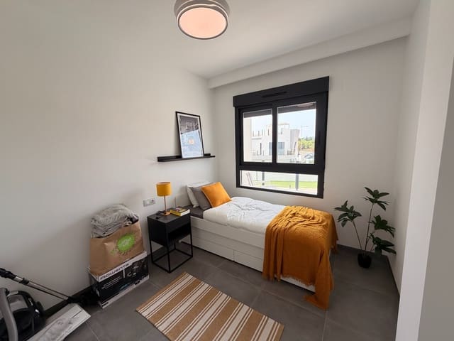 Ático de 3 habitaciones en San Miguel de Salinas en venta con piscina - 369.000 € (Ref: 9996734)