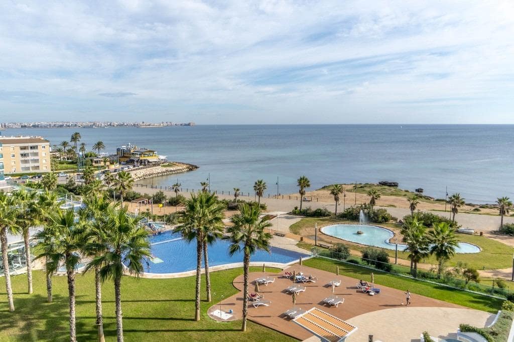Apartamento de 3 habitaciones en Punta Prima en venta con piscina - 580.000 € (Ref: 10086700)
