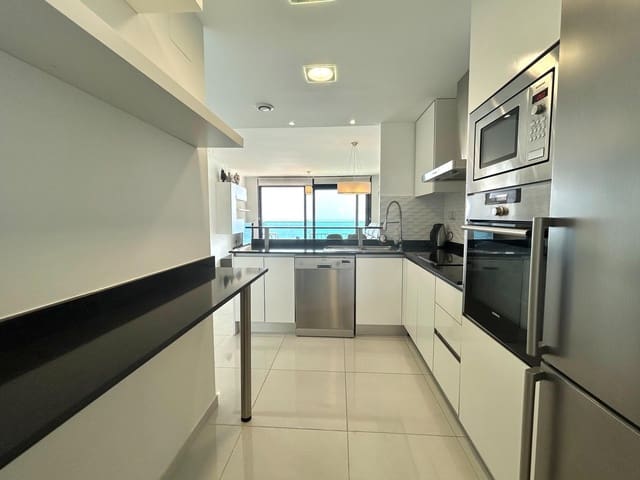 Apartamento de 3 habitaciones en Punta Prima, Torrevieja en venta con piscina - 580.000 € (Ref: 10086700)