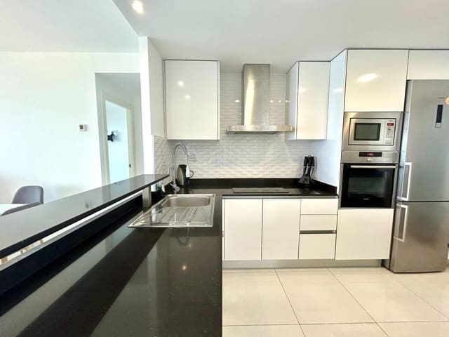 Apartamento de 3 habitaciones en Punta Prima, Torrevieja en venta con piscina - 580.000 € (Ref: 10086700)